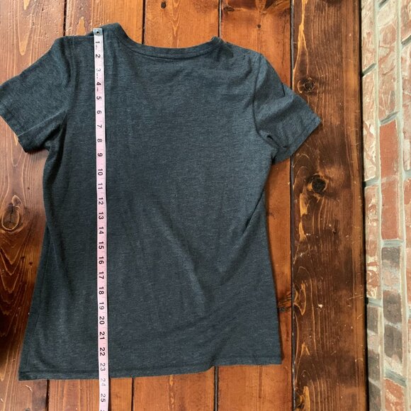 Life is Good Women's Vee X-Small Gray Bicycle Graphic V-Neck T-Shirt EUC - Picture 8 of 10